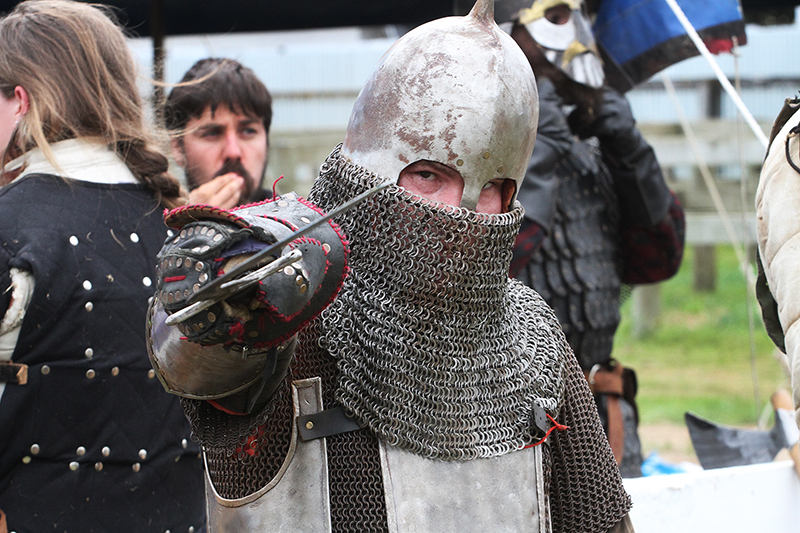 Medieval Market : Swords and Armour : Medieval Fighting : Levin : New Zealand : Richard Moore : Journalist : Photographer :